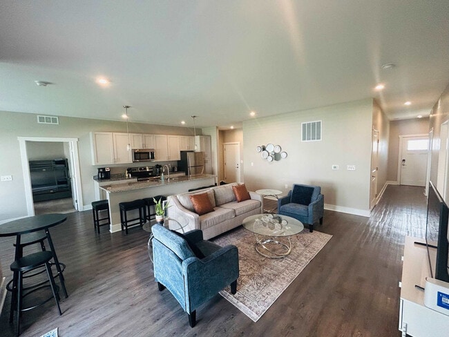 Building Photo - 3939 Pinot Dr