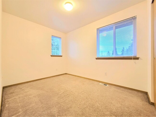 Building Photo - HudDea#7