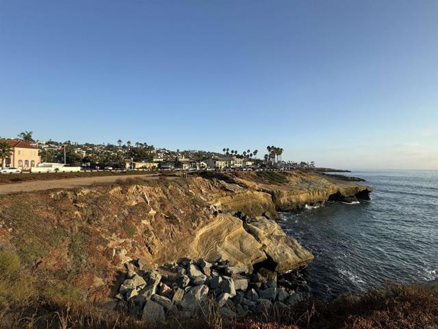 Building Photo - 4452 Orchard Ave