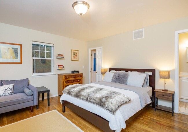 Building Photo - 98 Thomas Ave