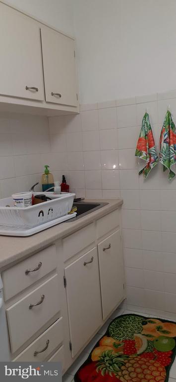 Building Photo - 604 S Washington Square