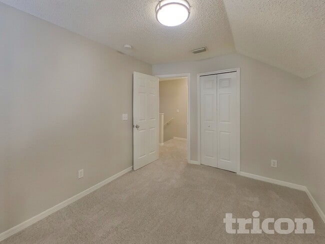 Building Photo - 914 Cape Cod Cir