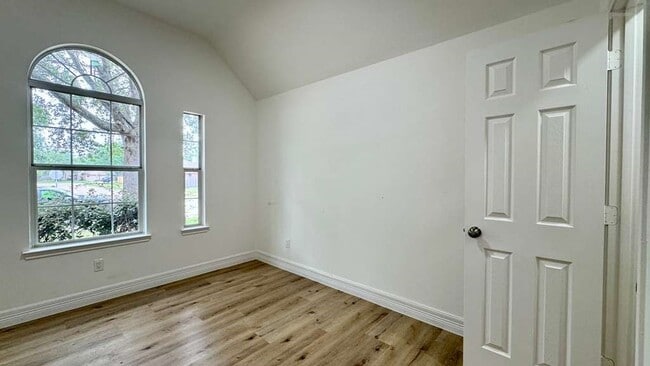 Building Photo - 7510 Golden Thistle Ln