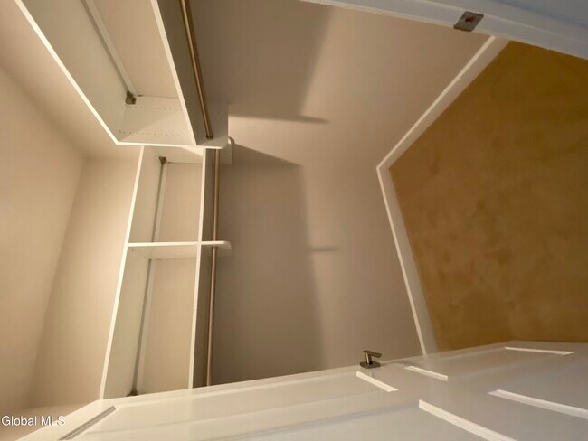 Building Photo - 2 West Ave