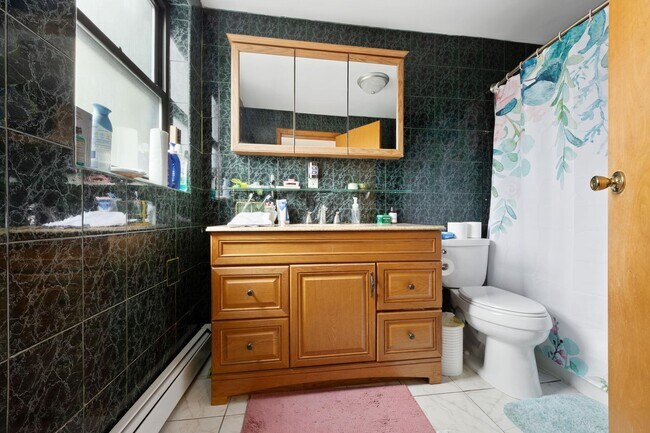 Building Photo - 228 Willow Ave