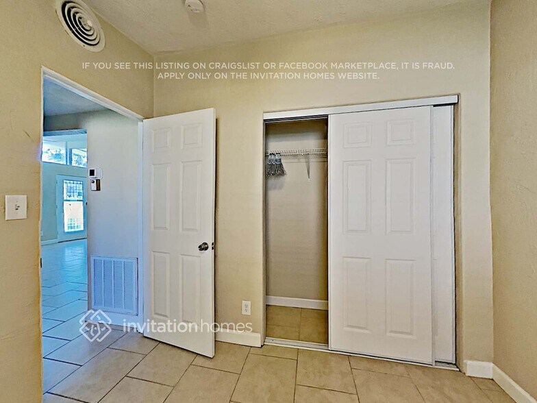 Building Photo - 3652 Prado Dr