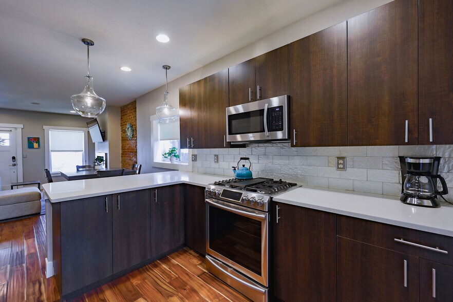 Building Photo - 821 Inca St