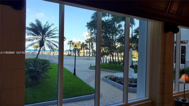 Building Photo - 2030 S Ocean Dr