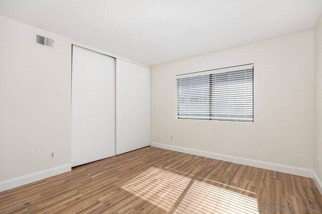 Building Photo - 810 America Way