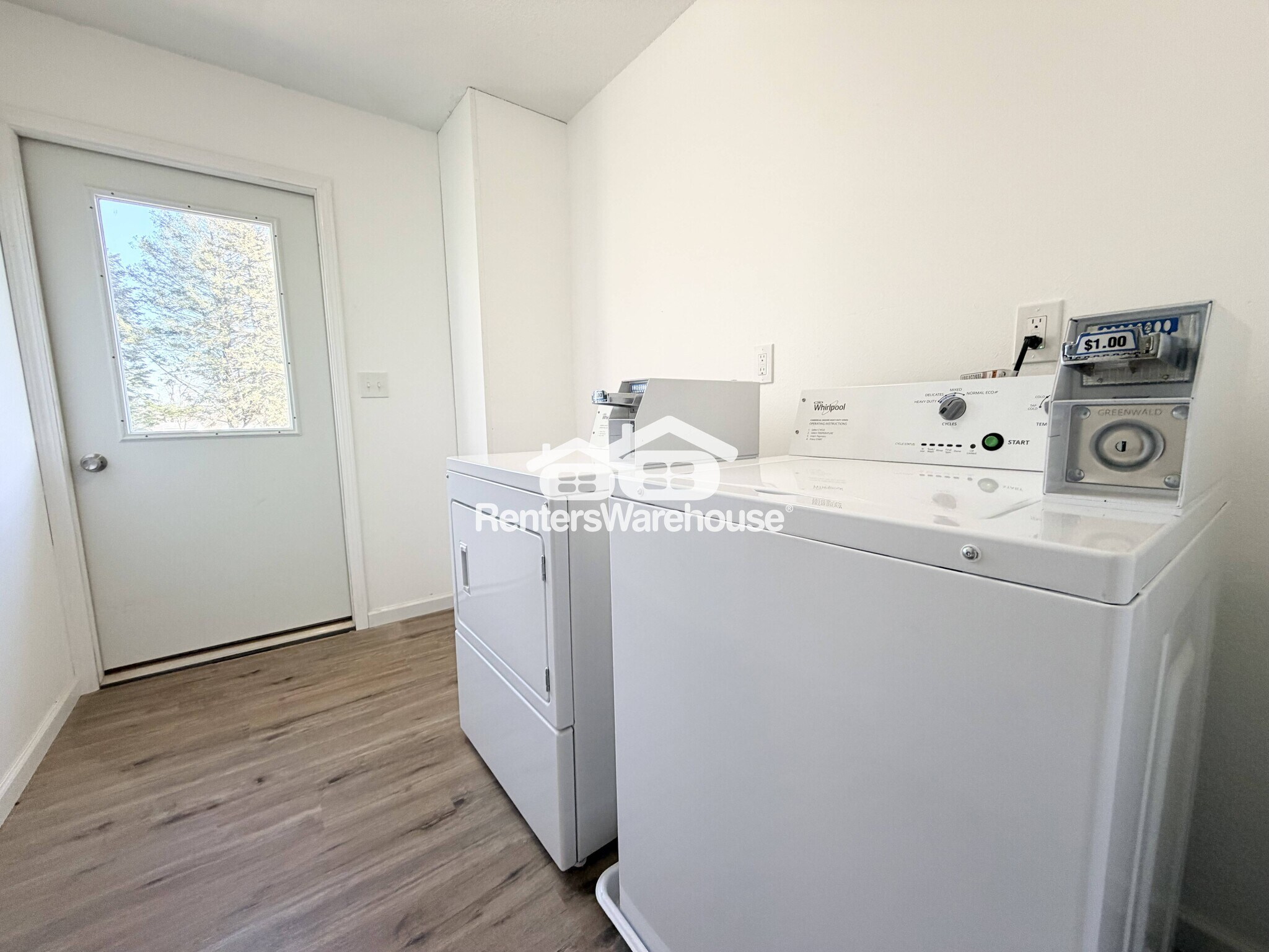 Building Photo - 211 S Green St