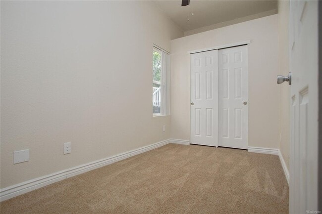 Building Photo - Unbeatable Sunnyside Location!