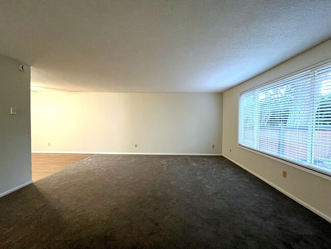 Building Photo - Bright 2-Bedroom Home with Open Living Are...