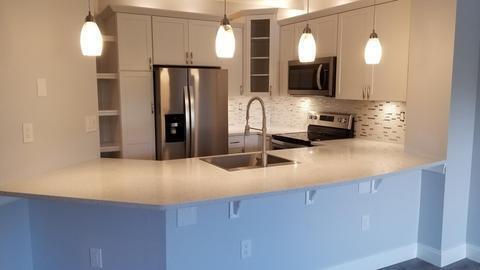 Building Photo - 300 Uno Lago Dr