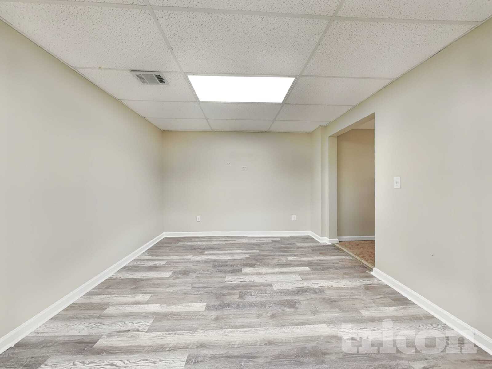 Building Photo - 2205 Washington Dr