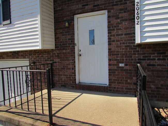 Building Photo - 3 Bedroom House Close to FLW -  New LVP Fl...