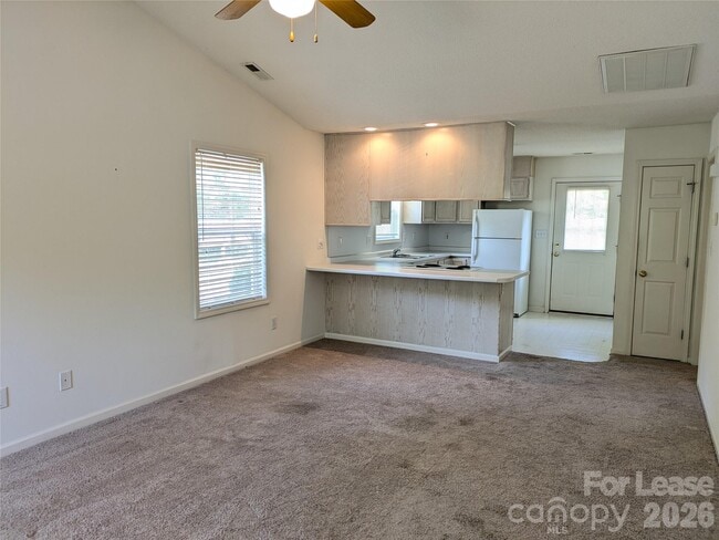 Building Photo - 108 Bogey Ln