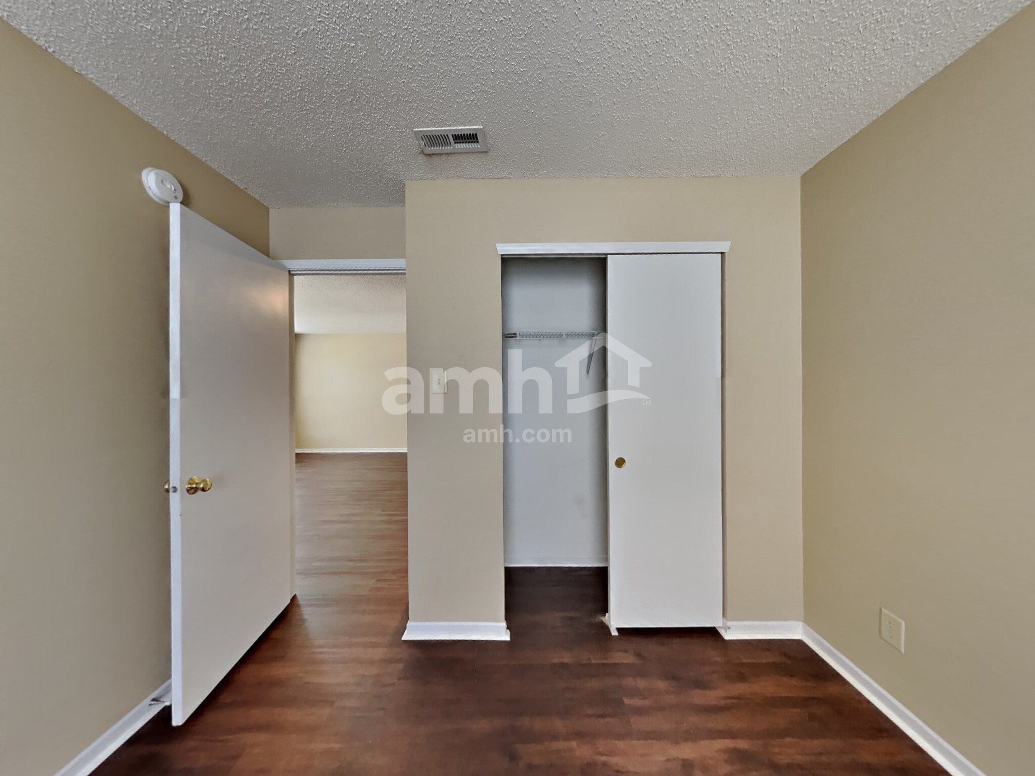 Building Photo - 10338 Kensington Way