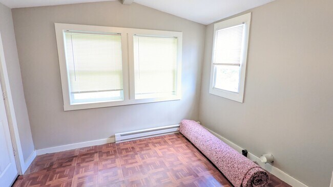 Building Photo - 707 Pawling Ave