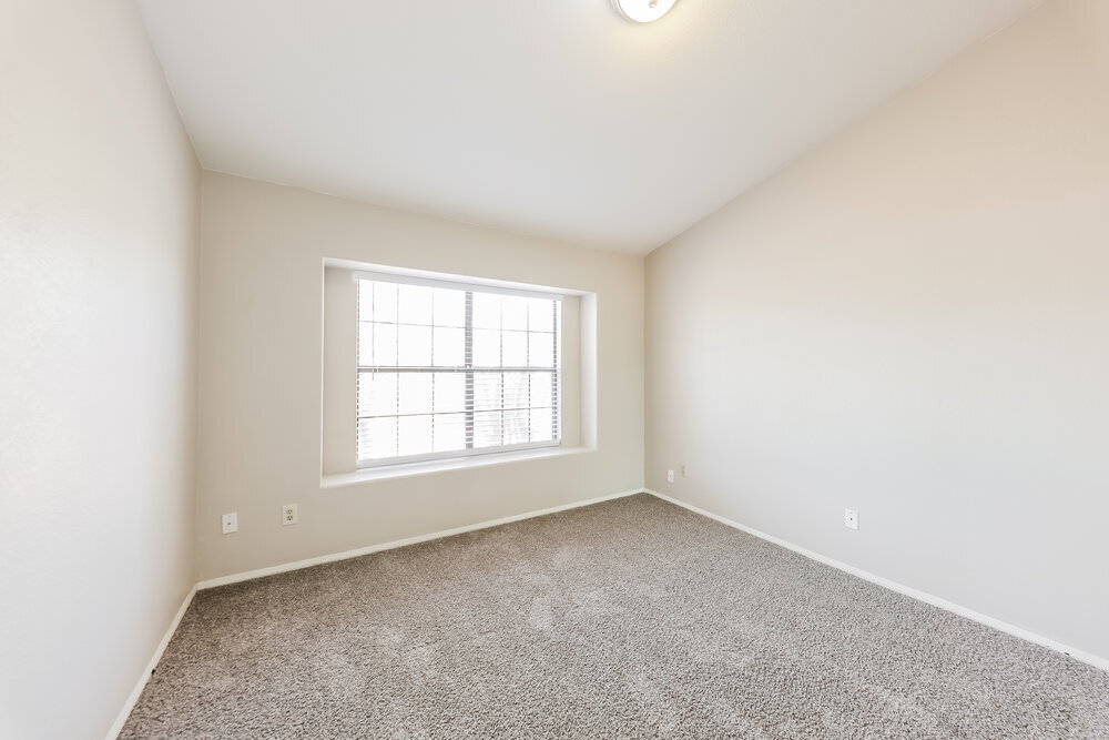 Building Photo - 743 W Sherri Dr