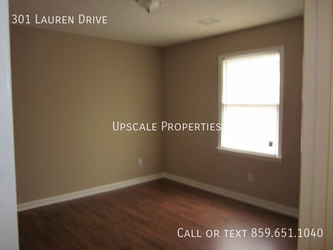 Building Photo - 301 Lauren Dr