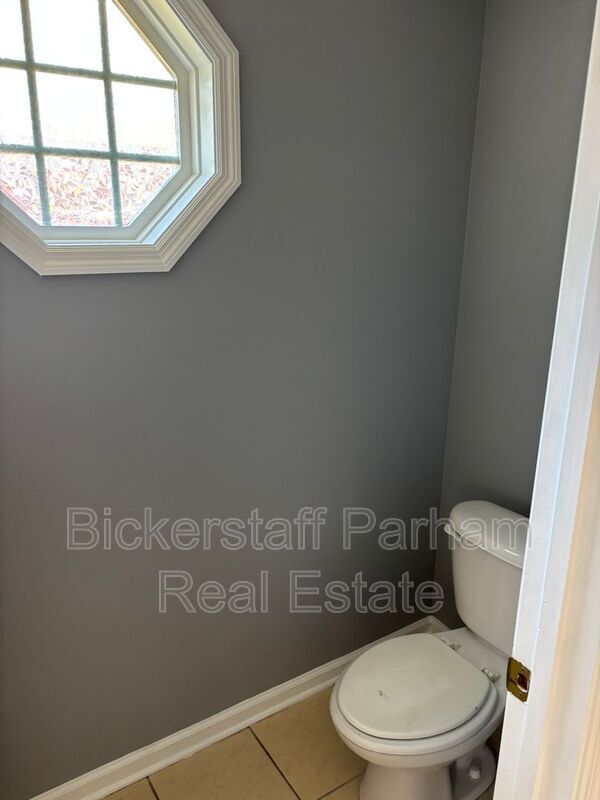 Building Photo - 1070 Watervalley Dr