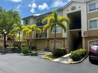 Building Photo - 1300 Crestwood Ct S