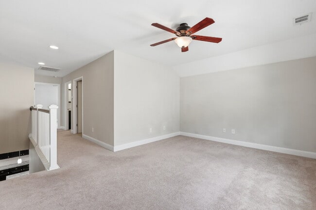 Building Photo - 686 Northlake Blvd