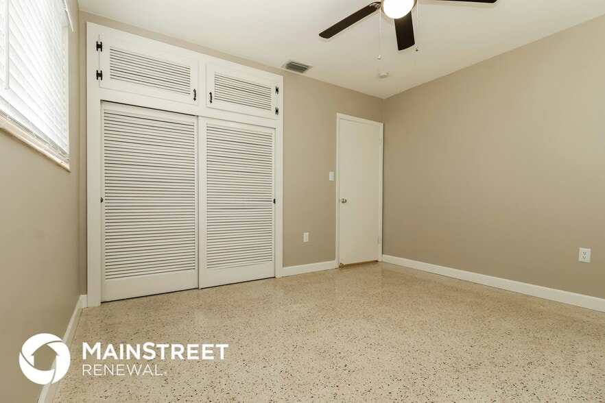 Building Photo - 10554 52nd Ave N