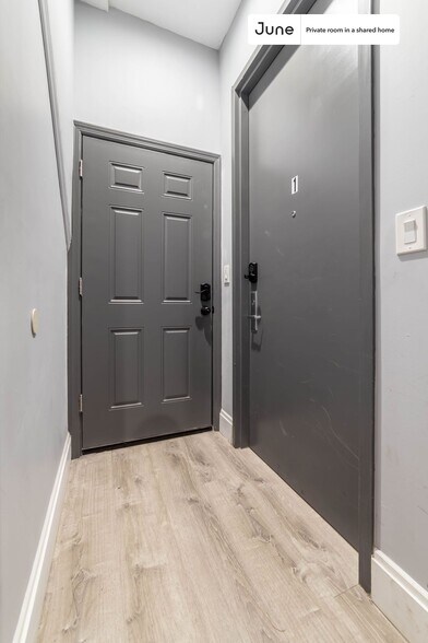 Building Photo - Room in Shared 2 bed/1 bath home