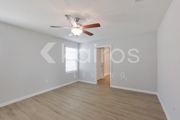 Building Photo - 8647 SW 43rd Ter