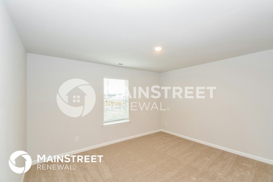 Building Photo - 2327 Curbow Dr