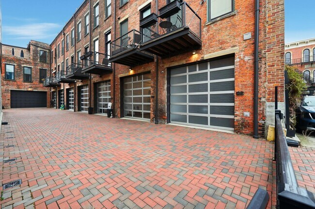 Building Photo - 408 Scott St