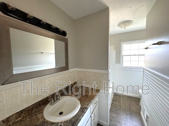 Building Photo - 4460 Shady Ln Cir