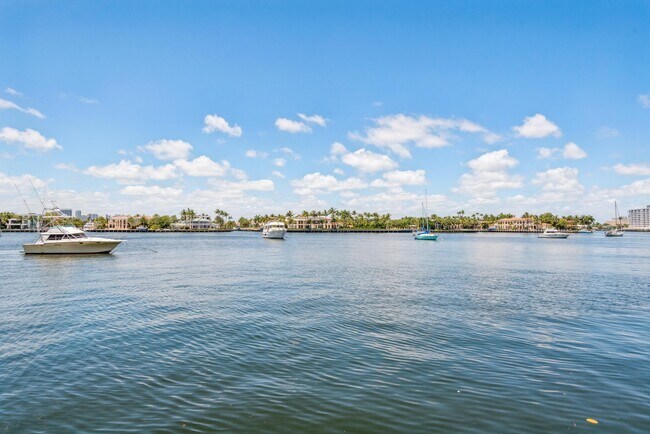 Building Photo - 101 N Birch Rd