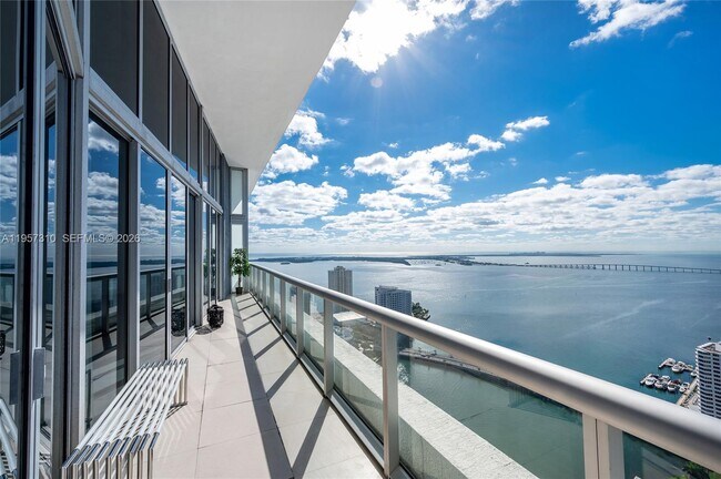 Building Photo - 465 Brickell Ave