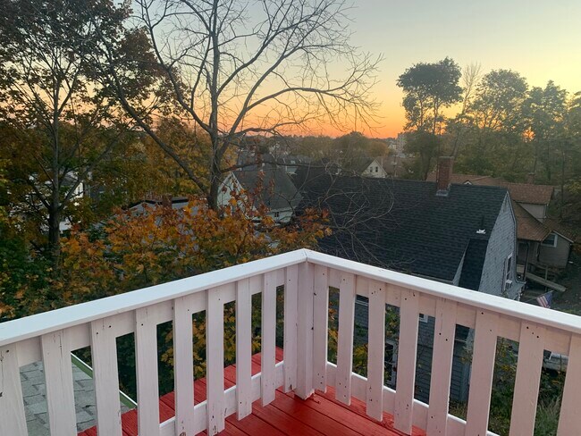 Building Photo - 16 Hillcrest Cir