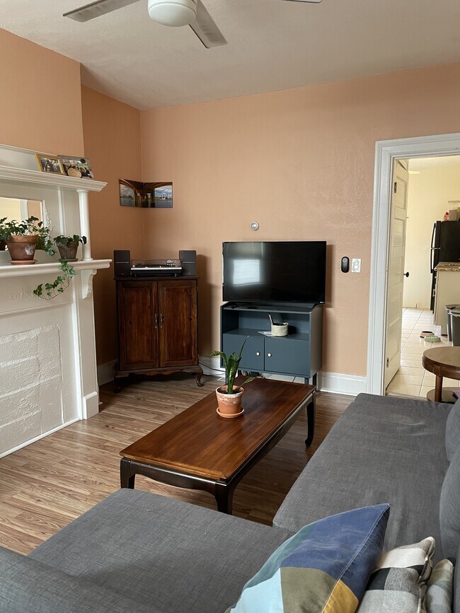 Building Photo - 23 Hays St