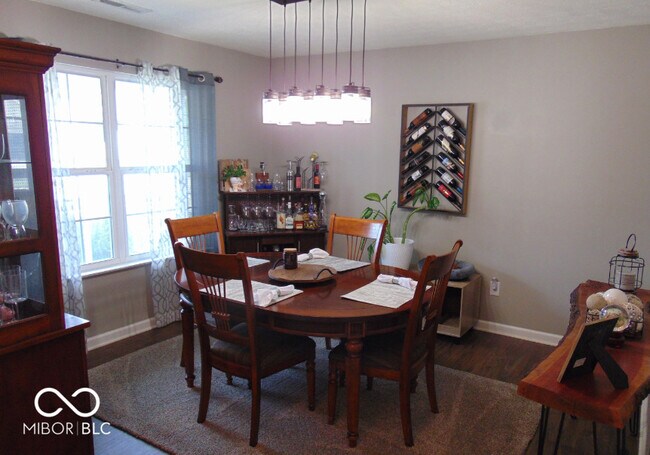 Building Photo - 10034 James Run Dr