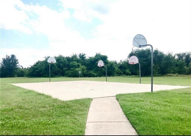 Building Photo - 11504 SW 8th Cir