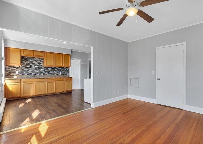 Building Photo - 109 Pocasset Ave