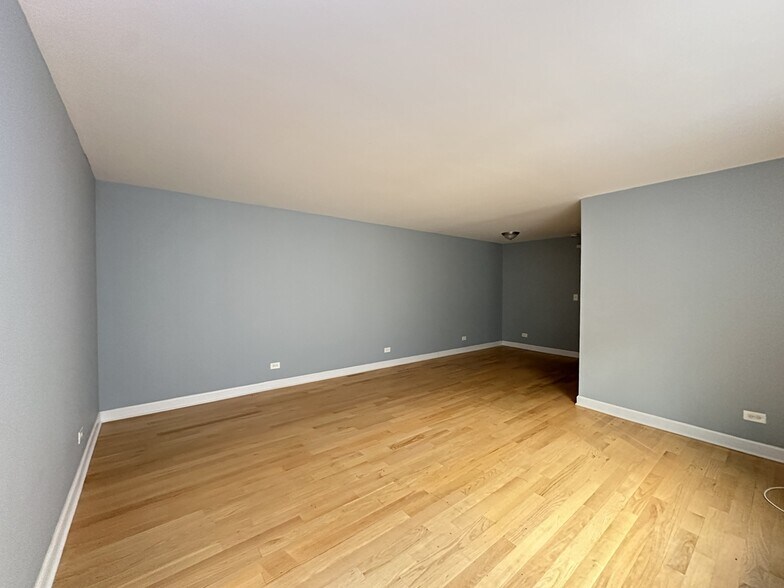 Building Photo - 663 W Grace St