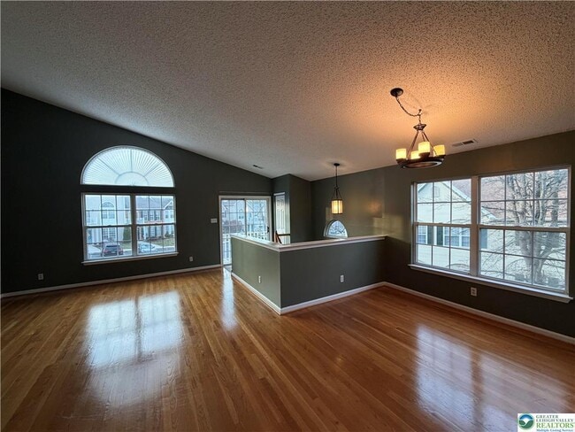 Building Photo - 1941 Willings Ln