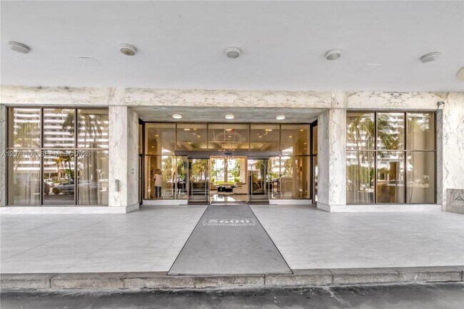Building Photo - 5600 Collins Ave
