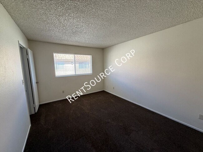 Building Photo - 44545 16th St E