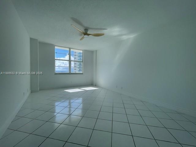 Building Photo - 3725 S Ocean Dr
