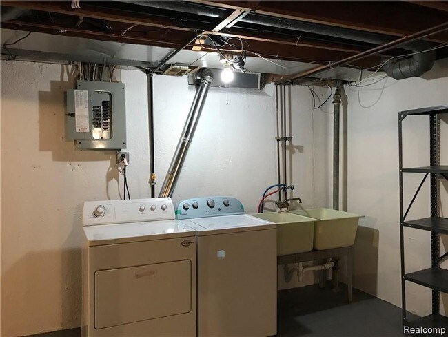 Building Photo - 35984 Scone St