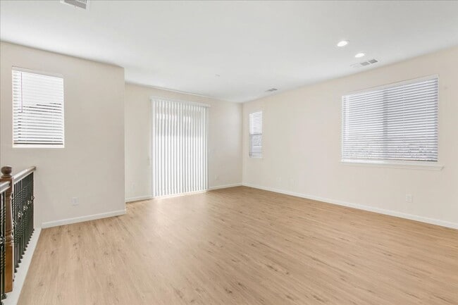 Building Photo - 2218 Water Cyn Dr