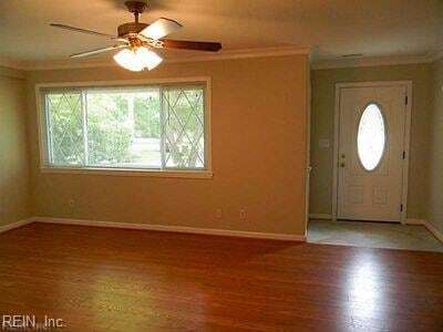 Building Photo - 2233 Paris St