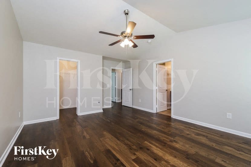 Building Photo - 1049 Solstice St