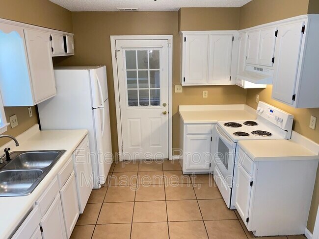 Building Photo - 7828 Bland Ln